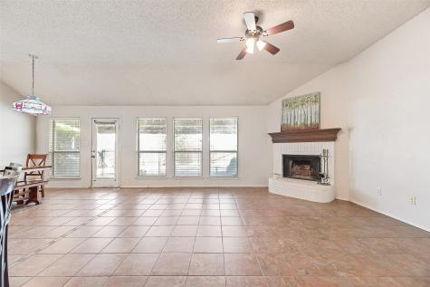 637 Manchester Drive Mansfield TX 76063