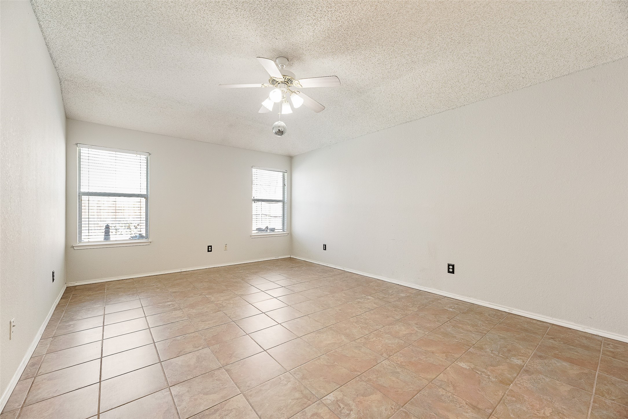 637 Manchester Drive Mansfield TX 76063