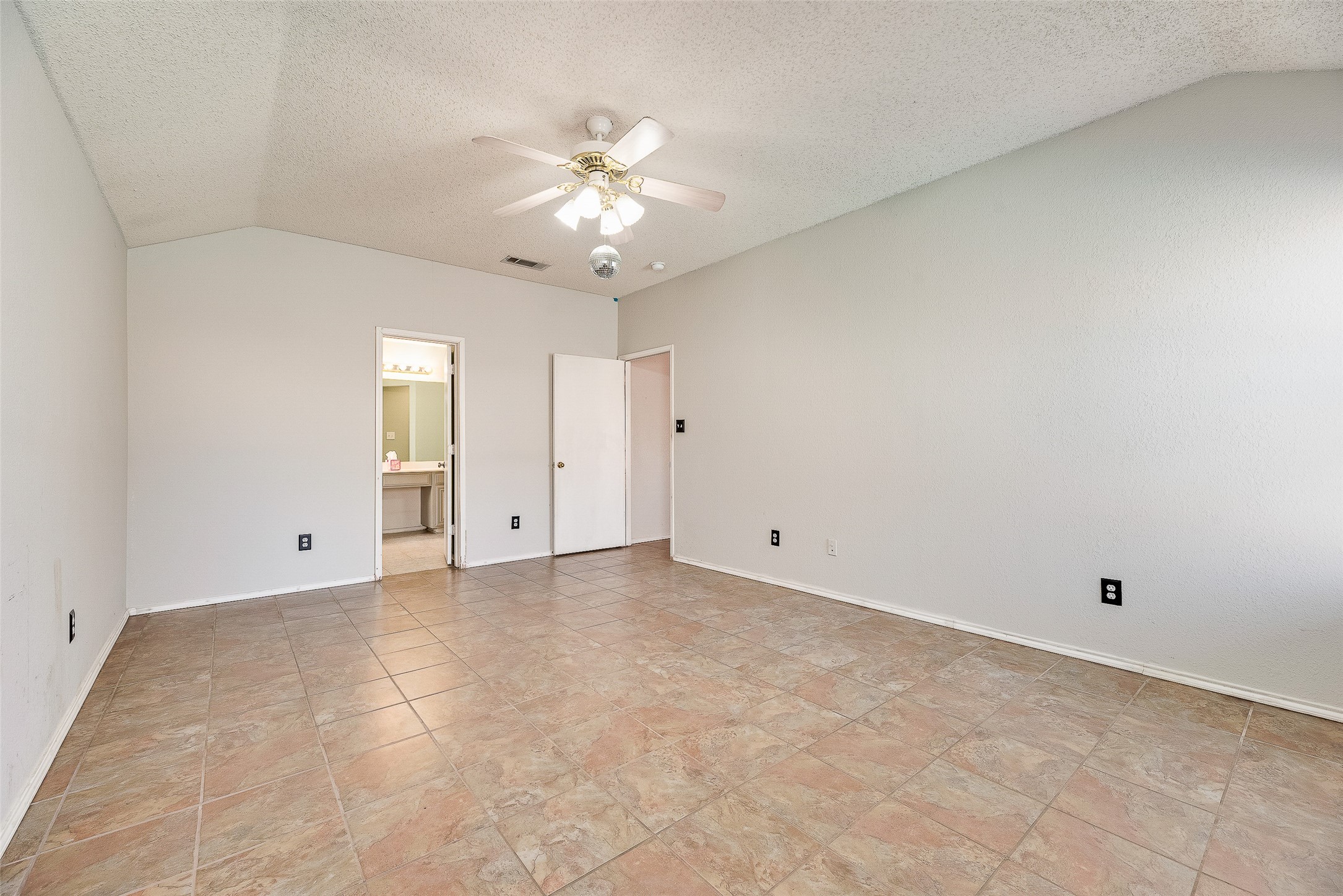 637 Manchester Drive Mansfield TX 76063