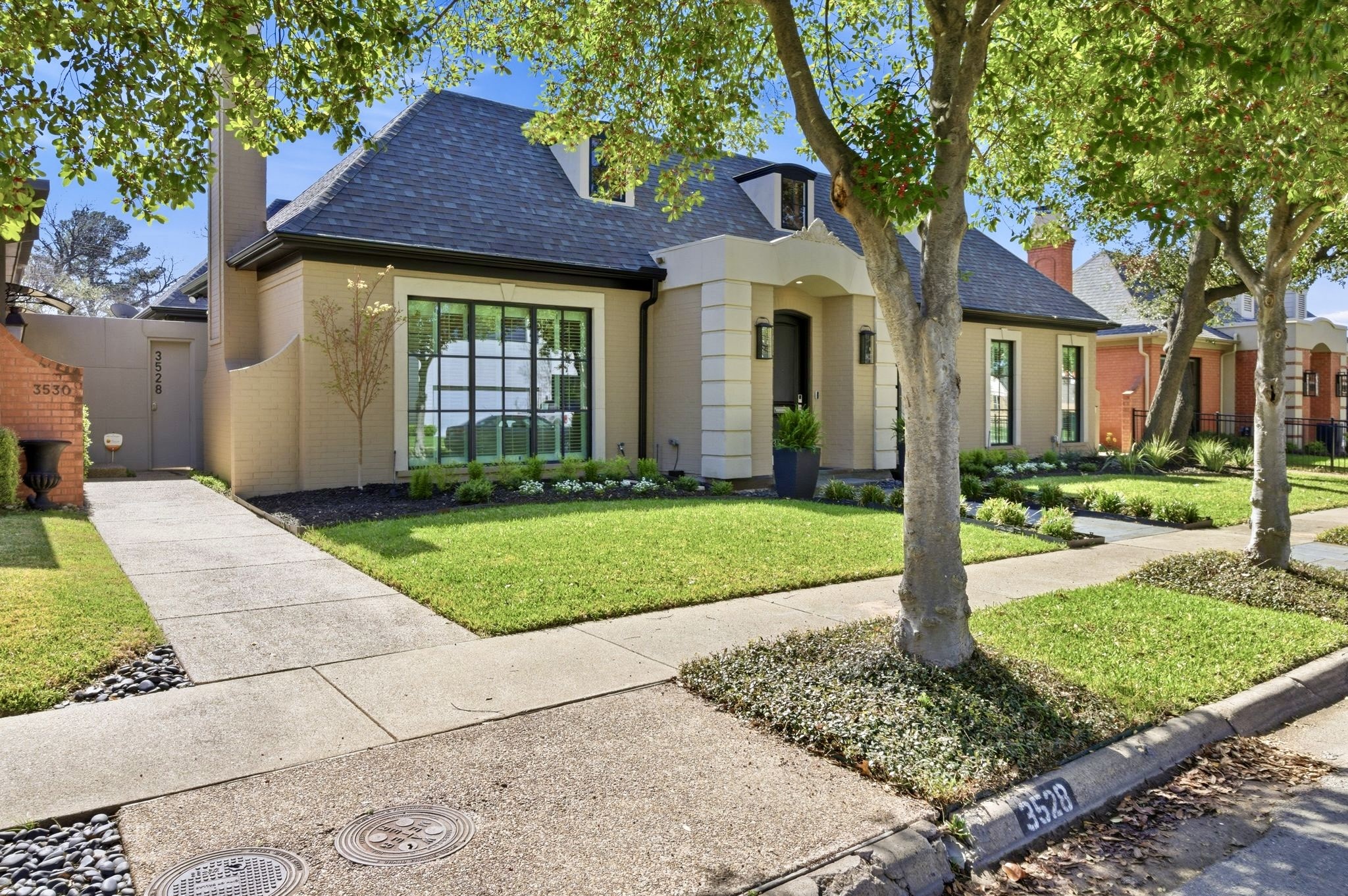 3528 N Versailles Avenue Dallas TX 75209