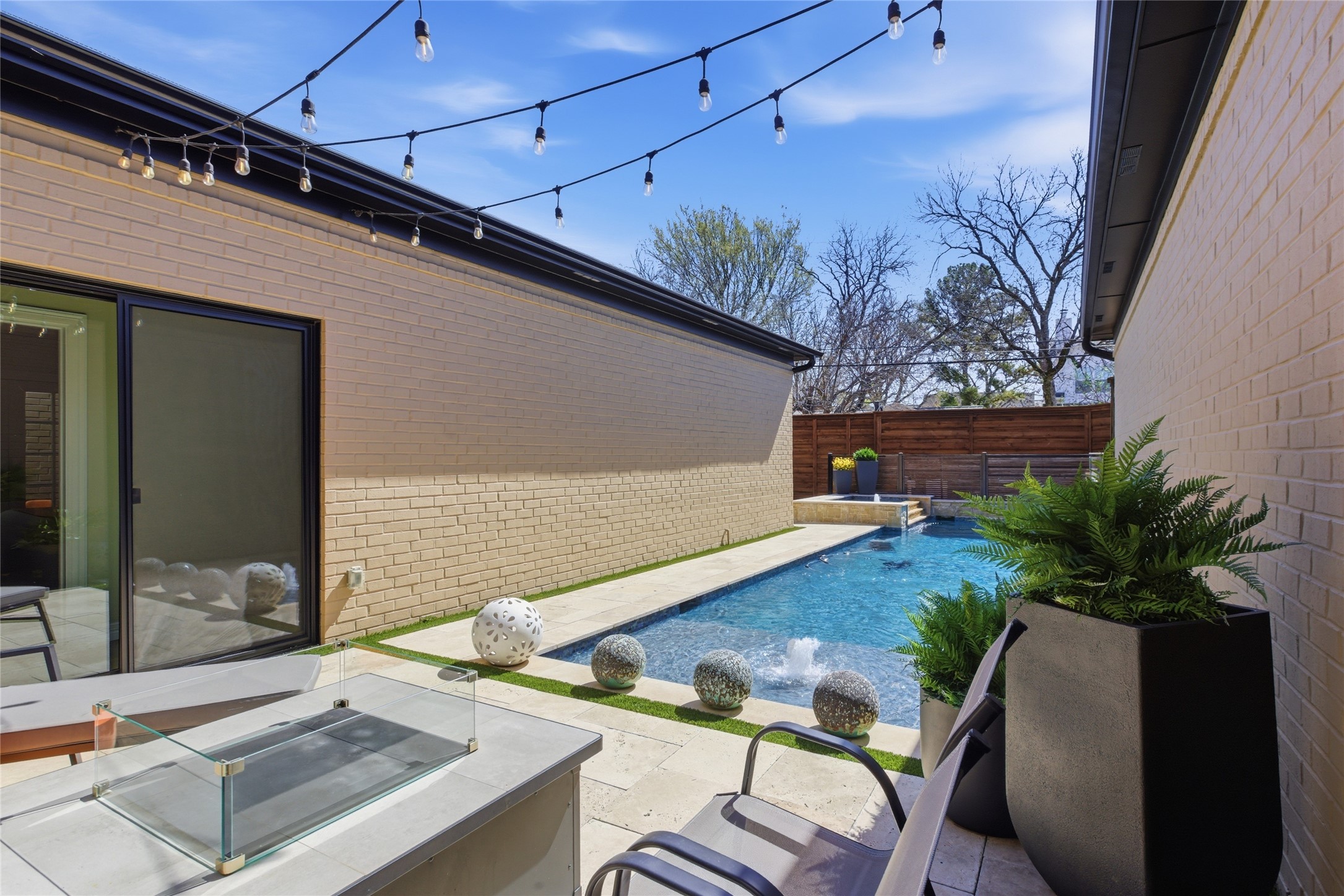 3528 N Versailles Avenue Dallas TX 75209