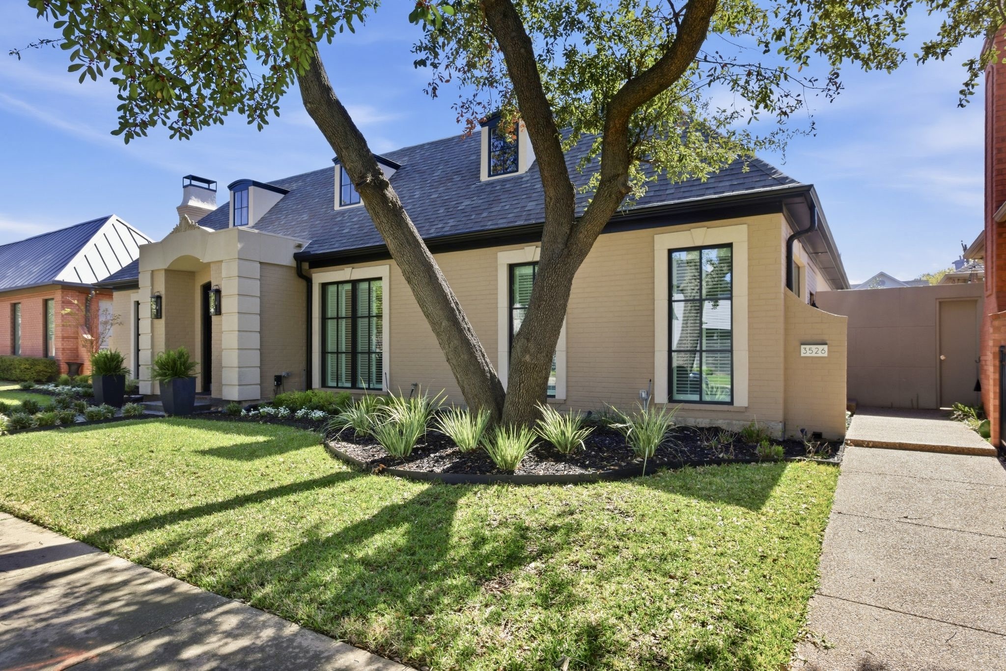 3528 N Versailles Avenue Dallas TX 75209