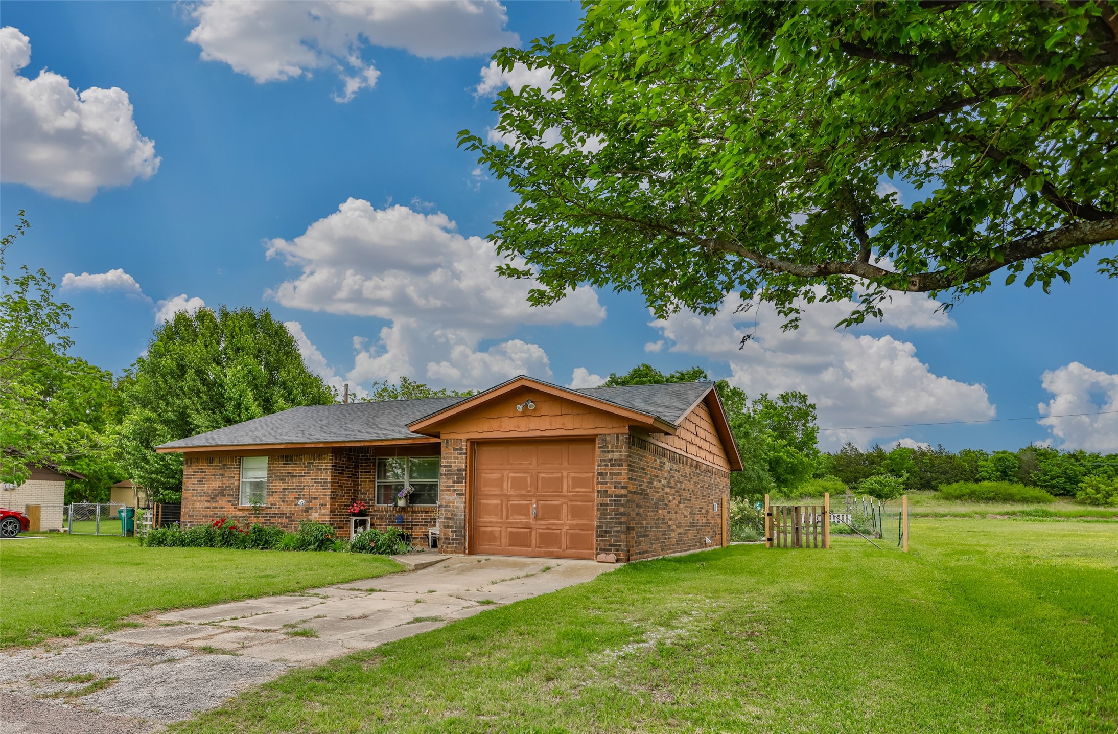2212 Aspen Road Gainesville TX 76240