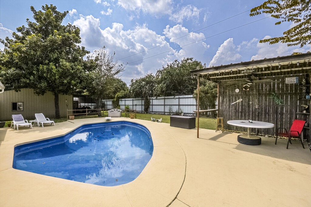 111 Kirk Road Midlothian TX 76065