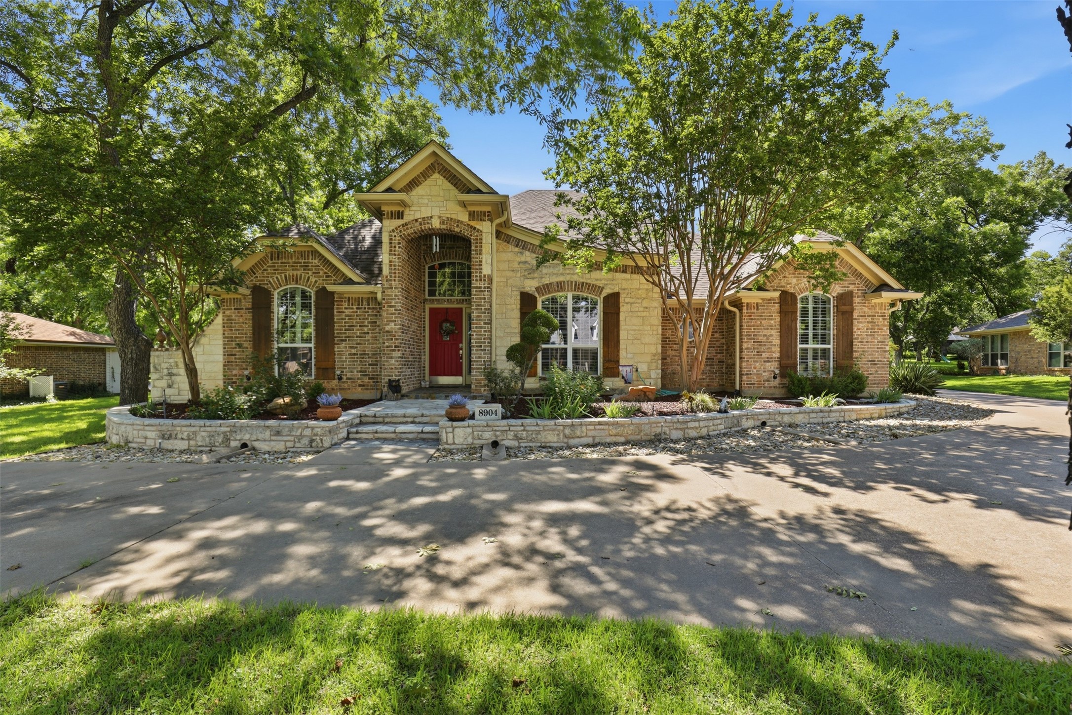 8904 Woodlawn Drive Granbury TX 76049