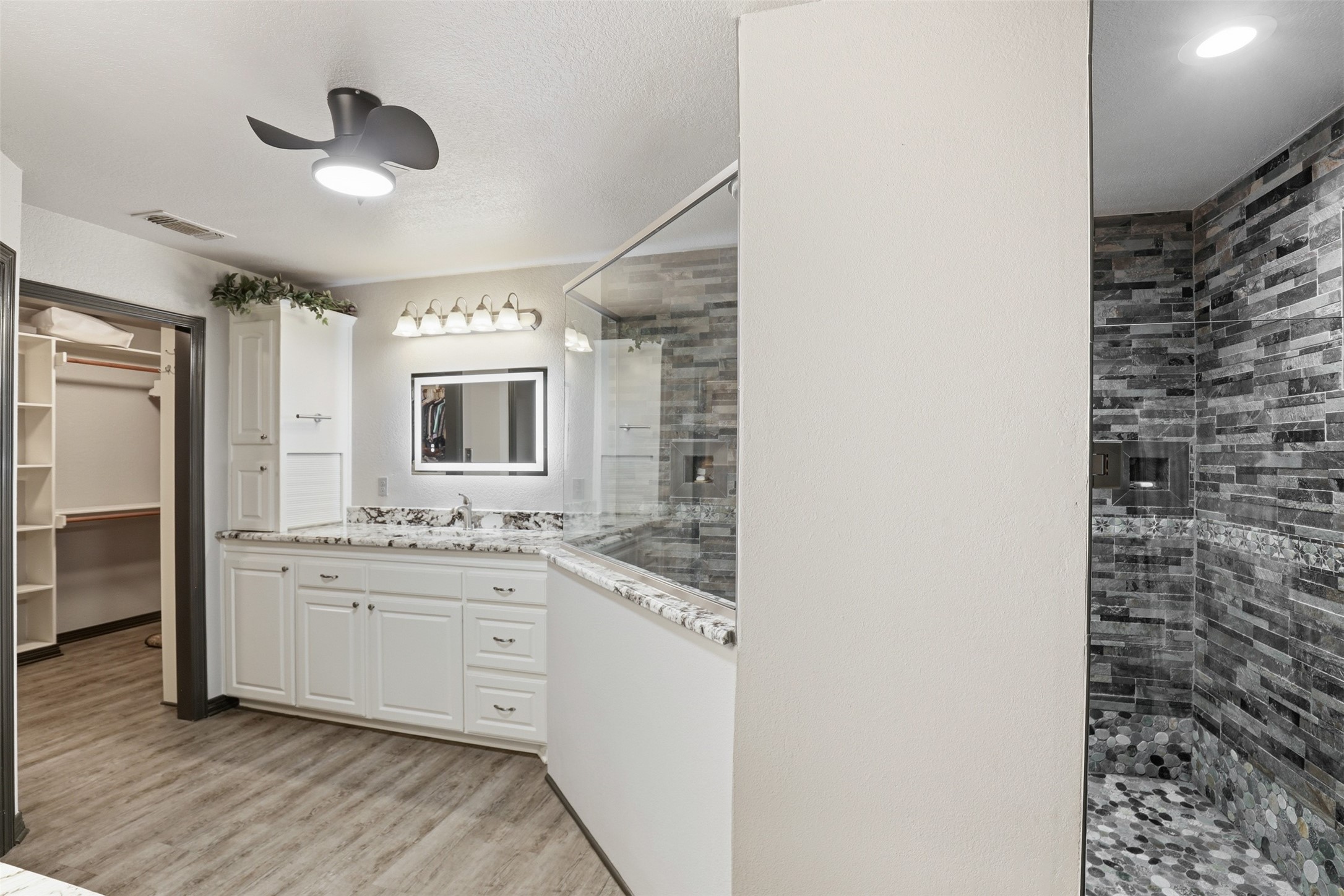 8904 Woodlawn Drive Granbury TX 76049