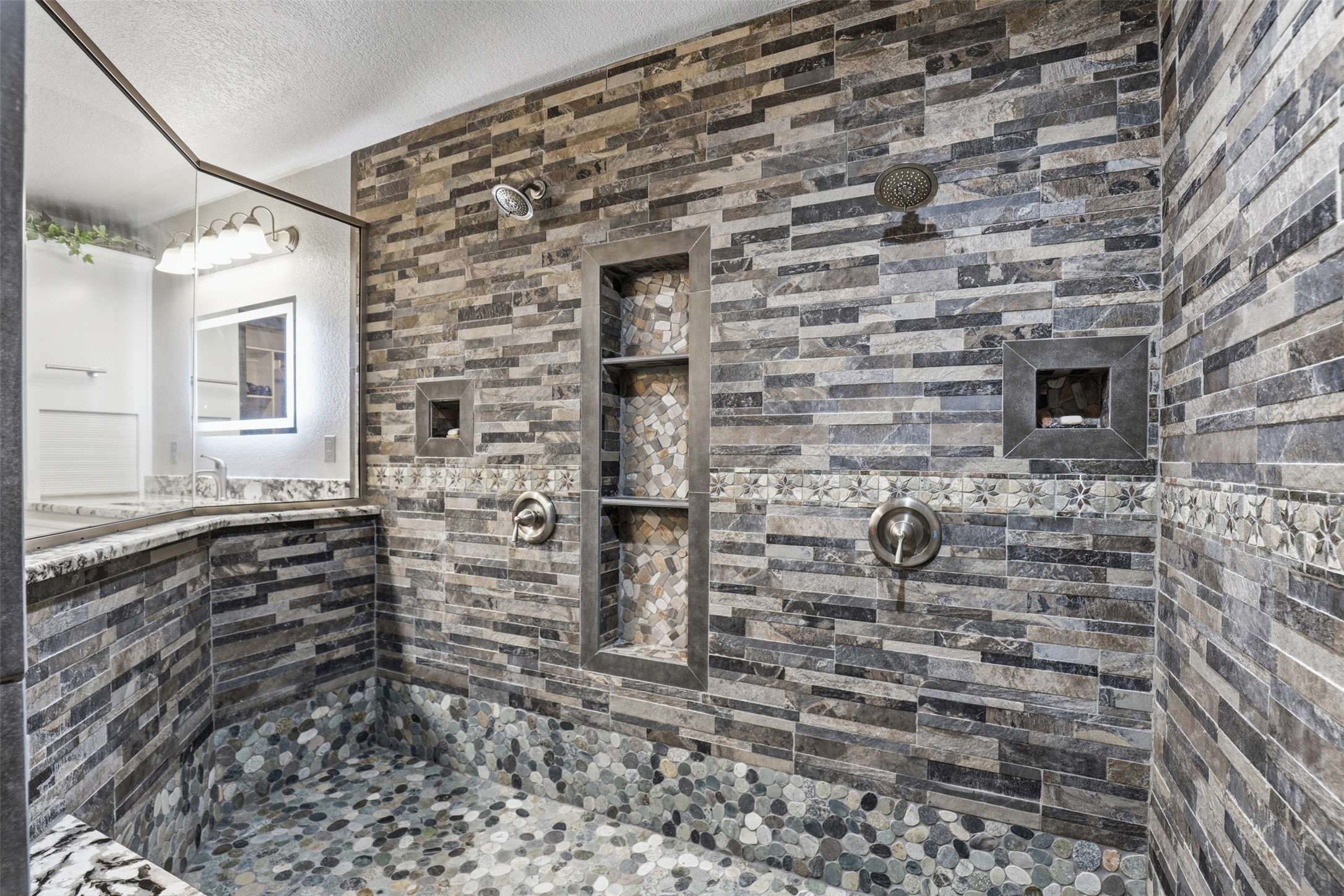 8904 Woodlawn Drive Granbury TX 76049