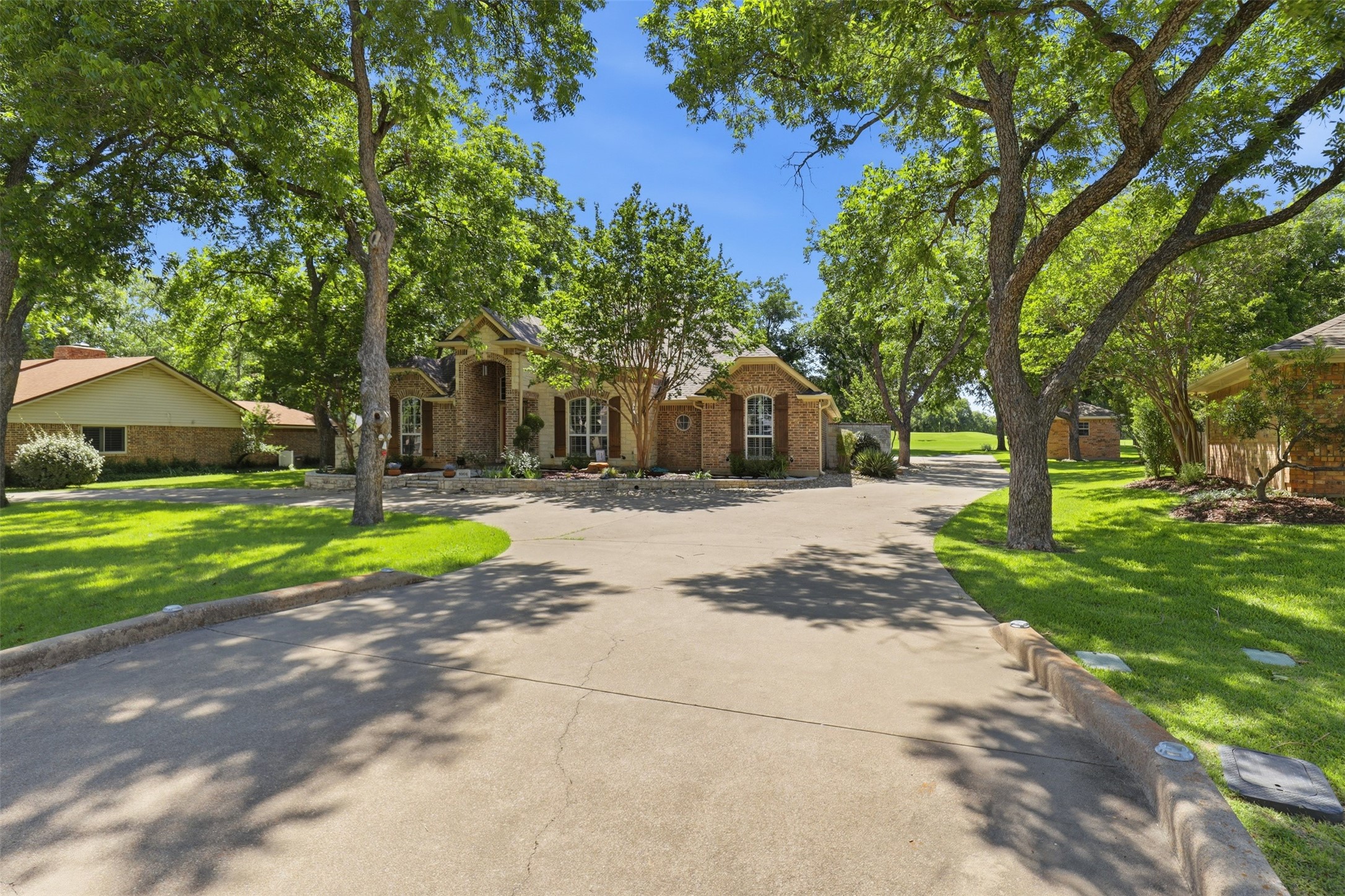 8904 Woodlawn Drive Granbury TX 76049