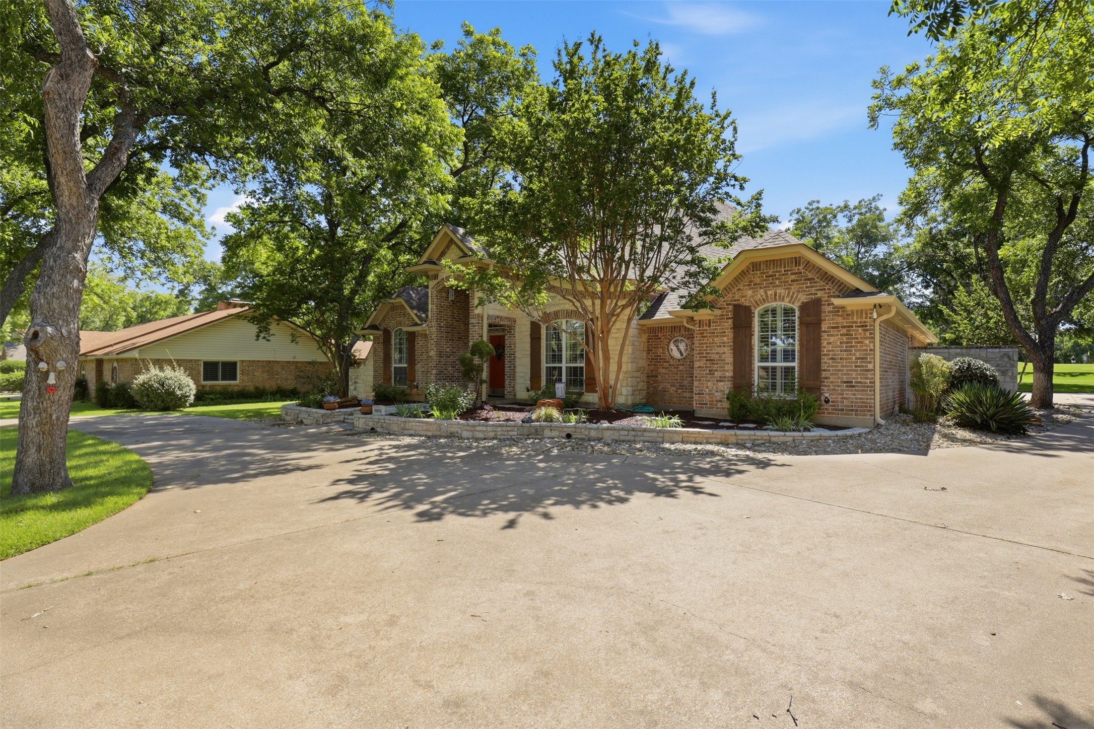 8904 Woodlawn Drive Granbury TX 76049