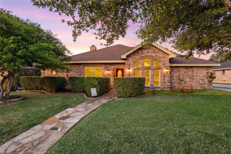 517 Highland Park Drive Hurst TX 76054