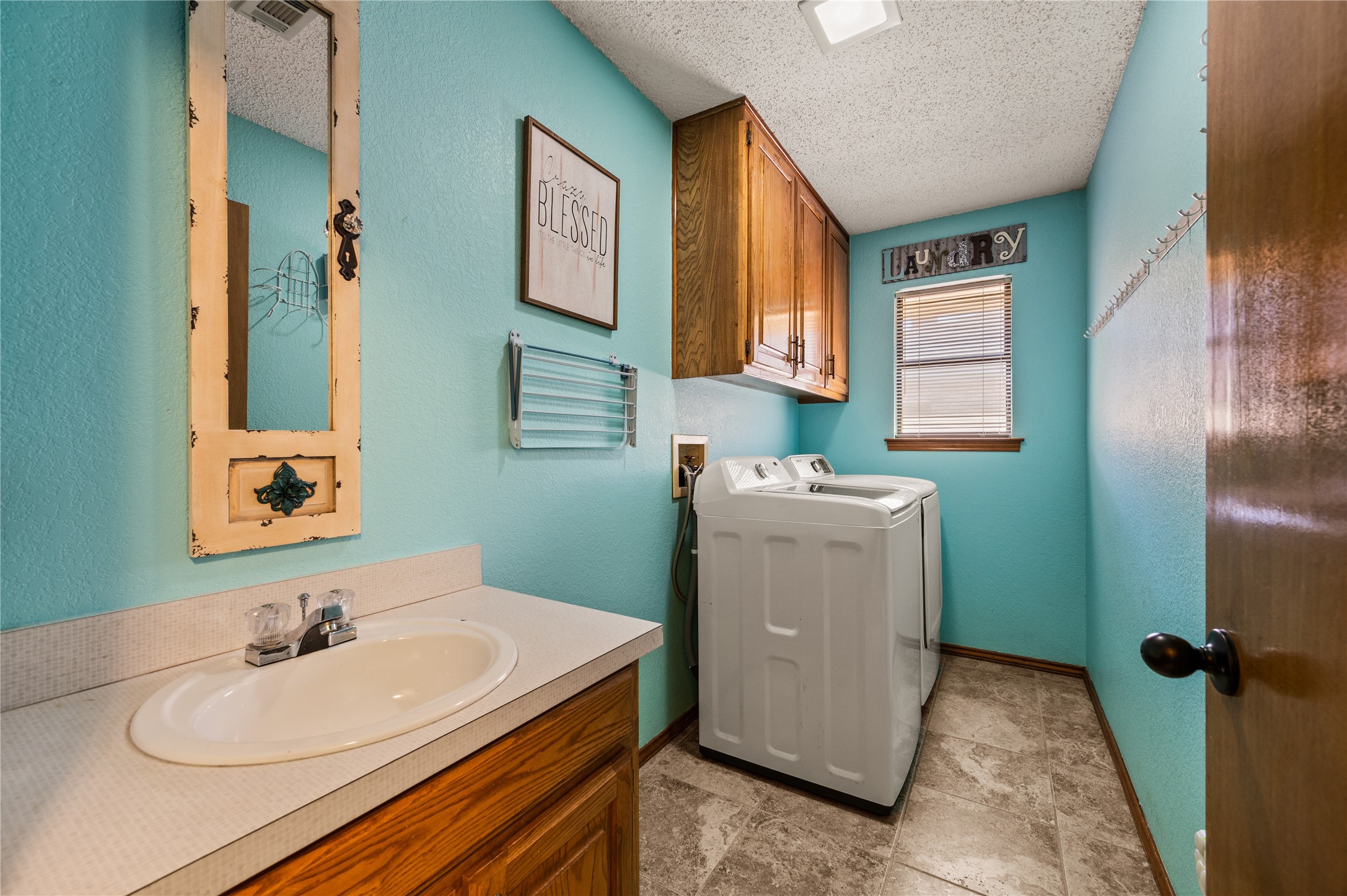 517 Highland Park Drive Hurst TX 76054