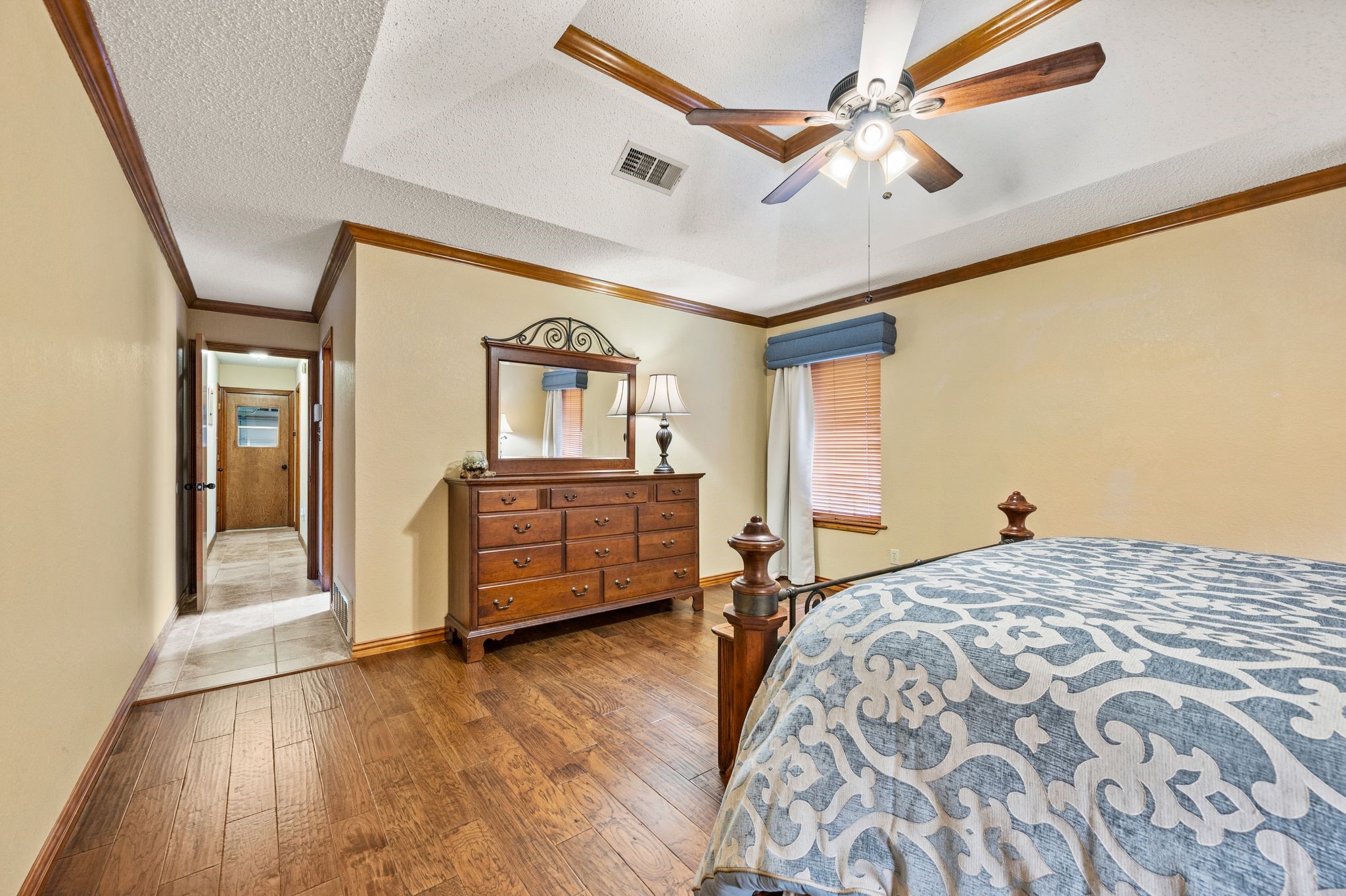 517 Highland Park Drive Hurst TX 76054