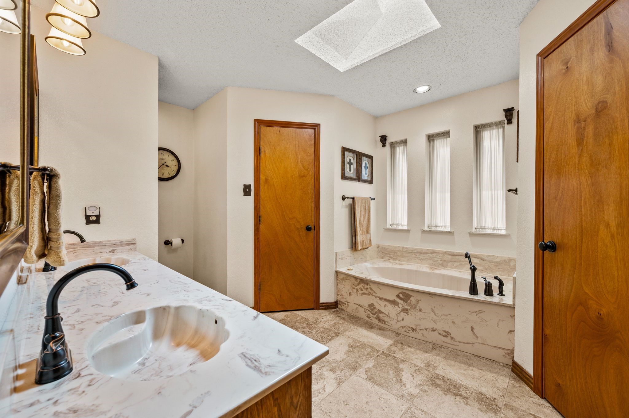 517 Highland Park Drive Hurst TX 76054