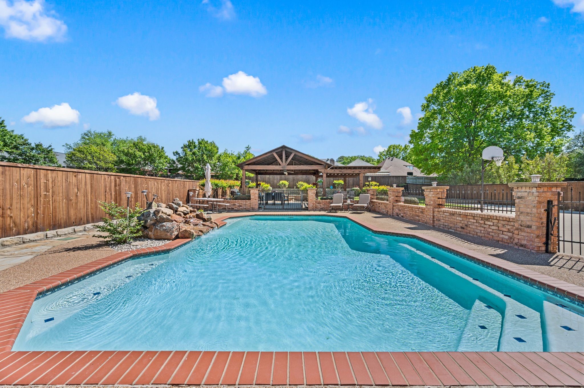 517 Highland Park Drive Hurst TX 76054