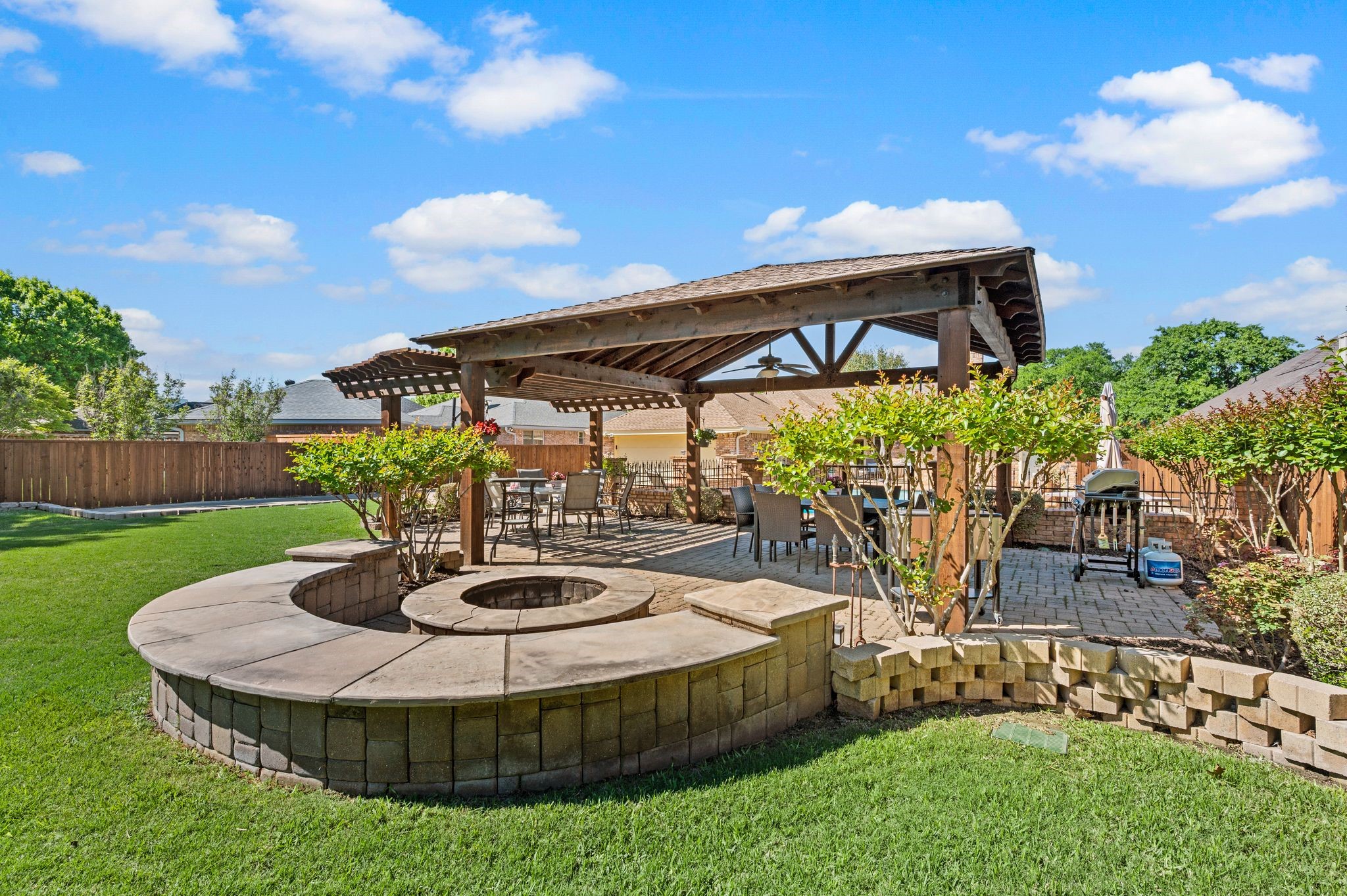 517 Highland Park Drive Hurst TX 76054