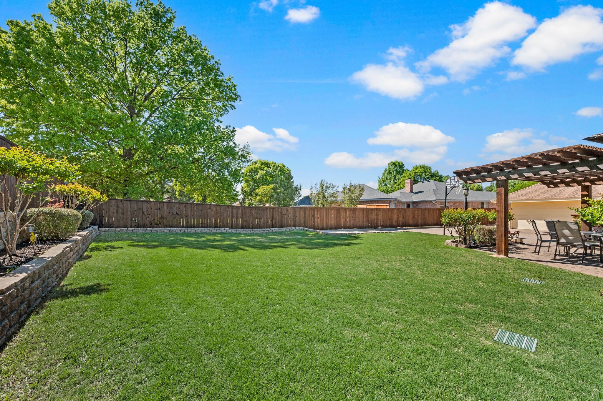 517 Highland Park Drive Hurst TX 76054