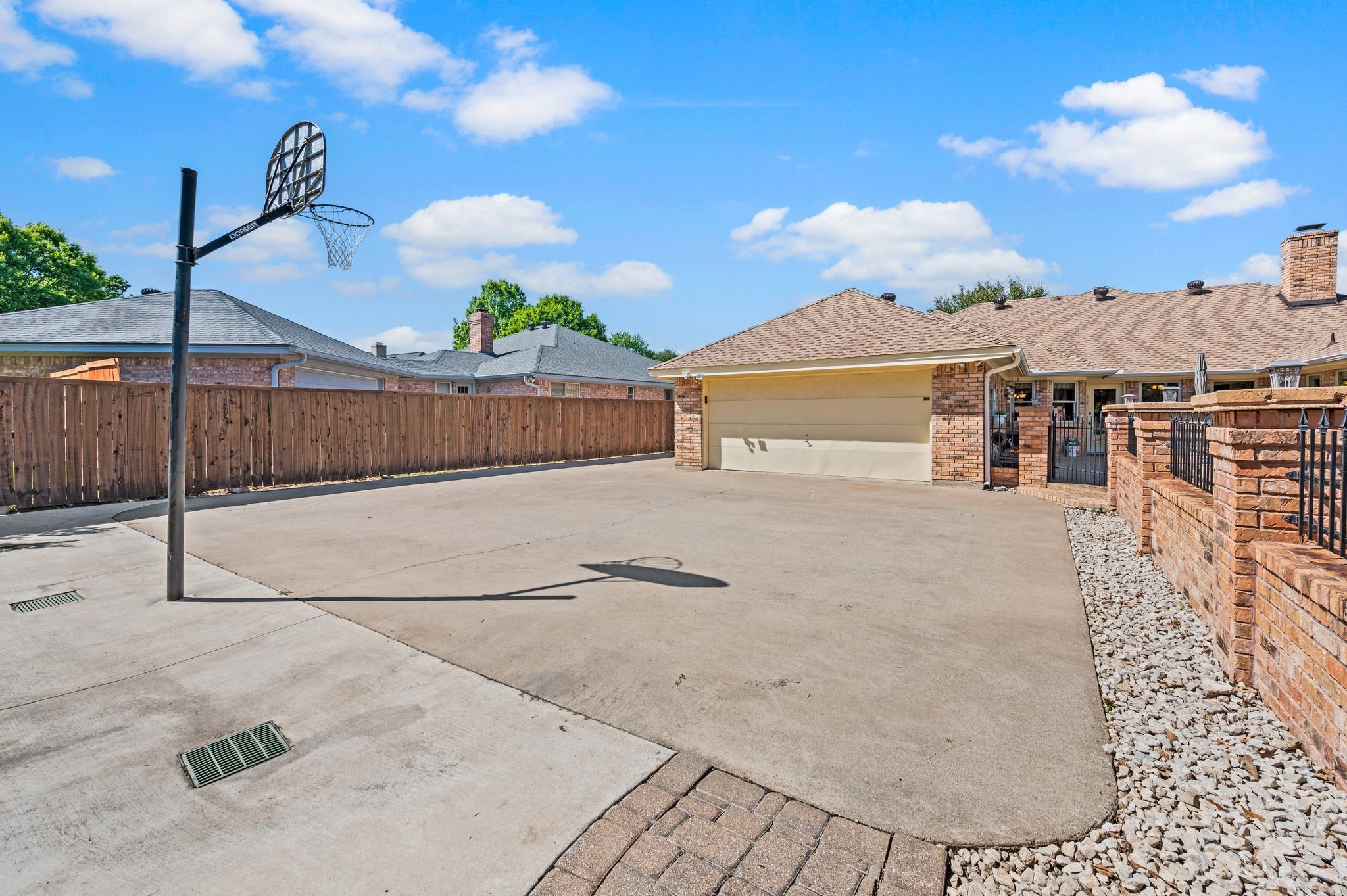 517 Highland Park Drive Hurst TX 76054
