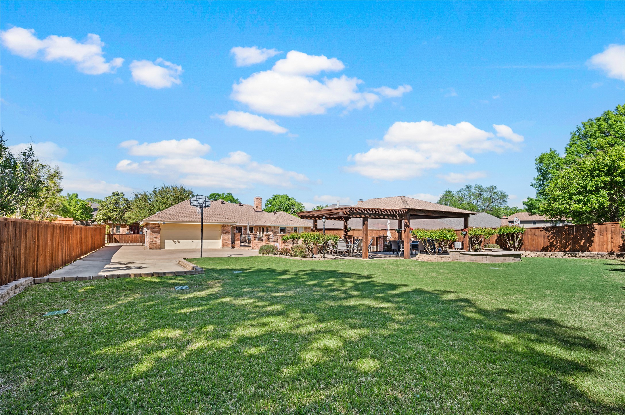 517 Highland Park Drive Hurst TX 76054
