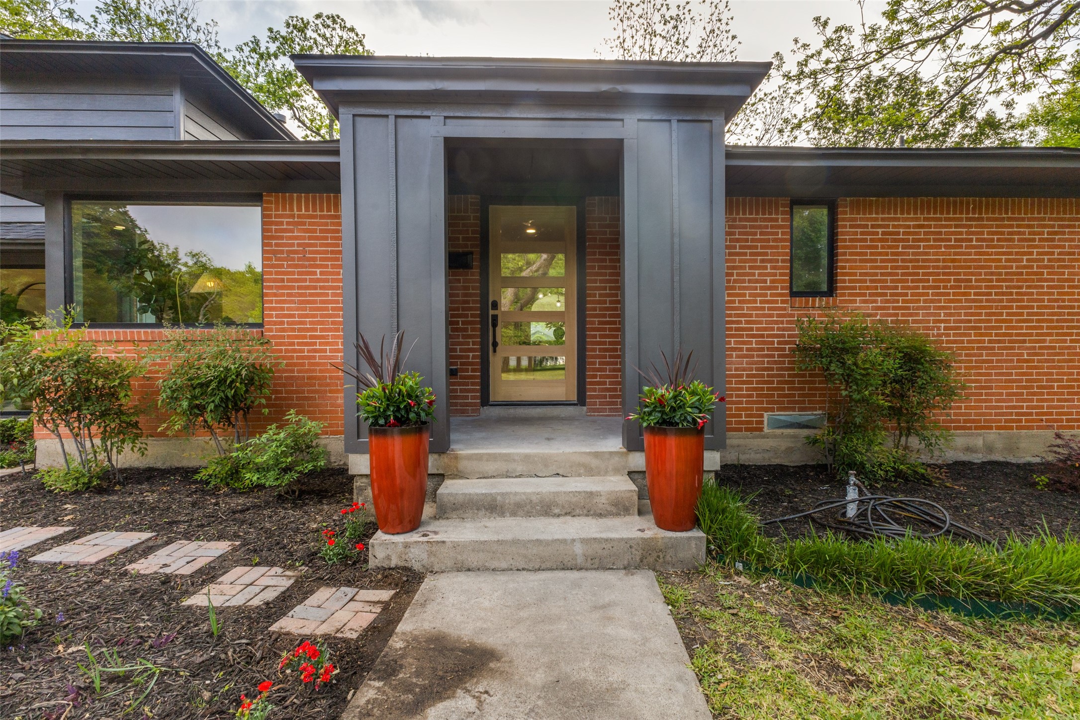 1404 El Campo Drive Dallas TX 75218