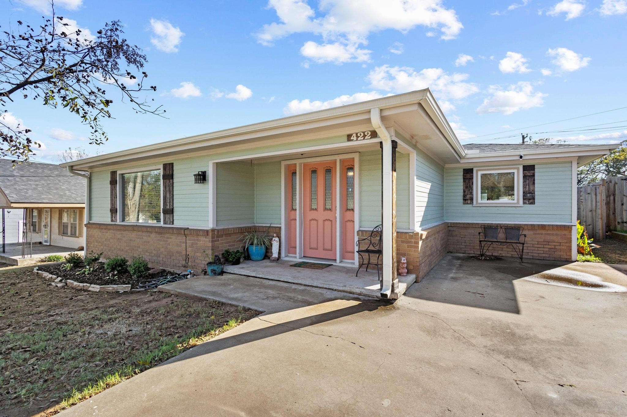 422 W Acheson Denison TX 75020