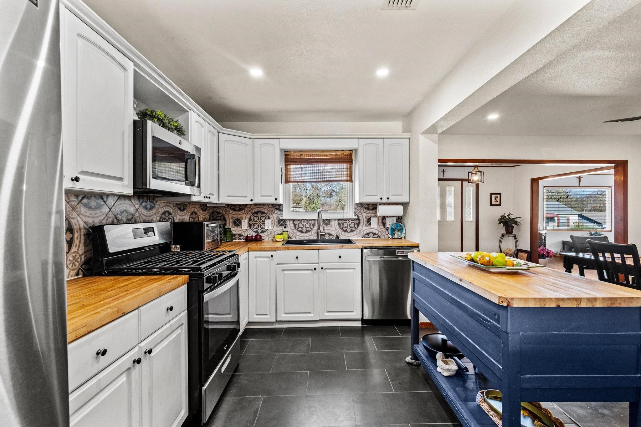 422 W Acheson Denison TX 75020
