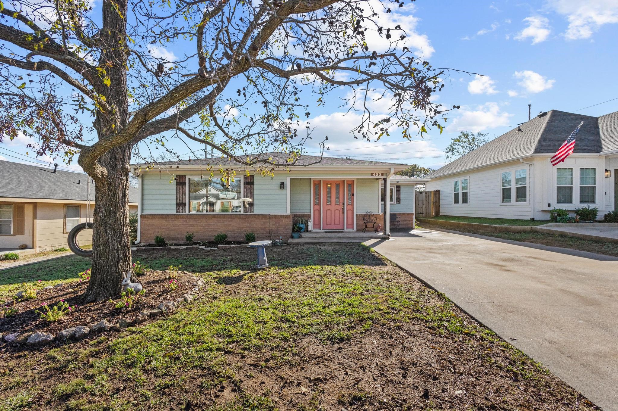 422 W Acheson Denison TX 75020