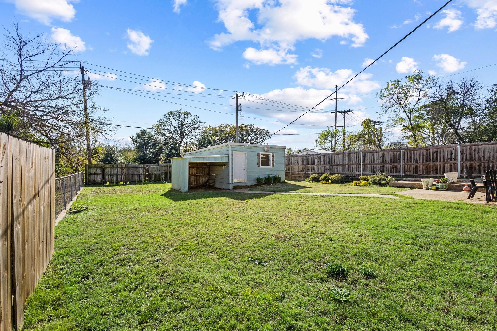 422 W Acheson Denison TX 75020