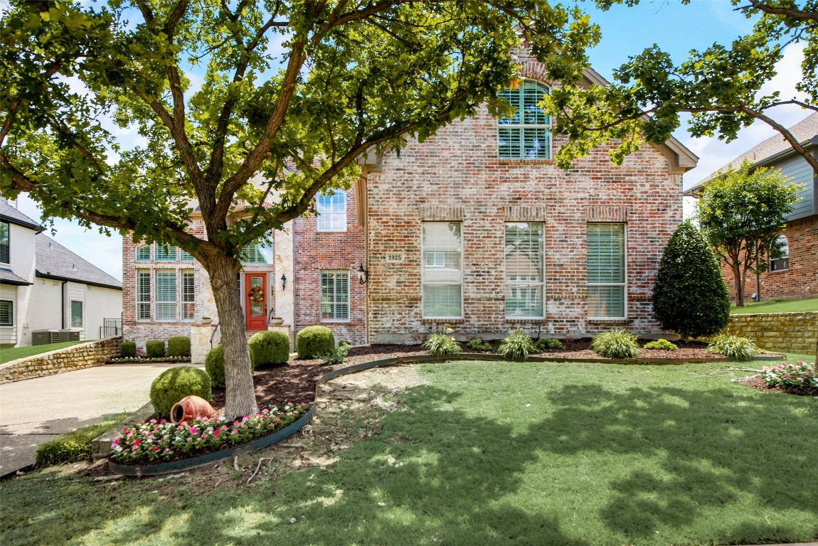 1925 Club Lake Circle Rockwall TX 75087