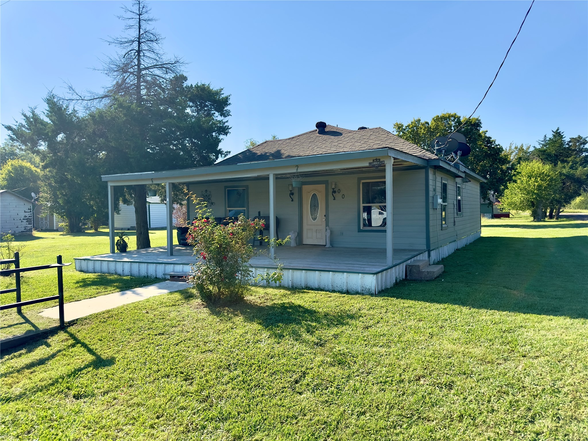 200 E South Street Trenton TX 75490