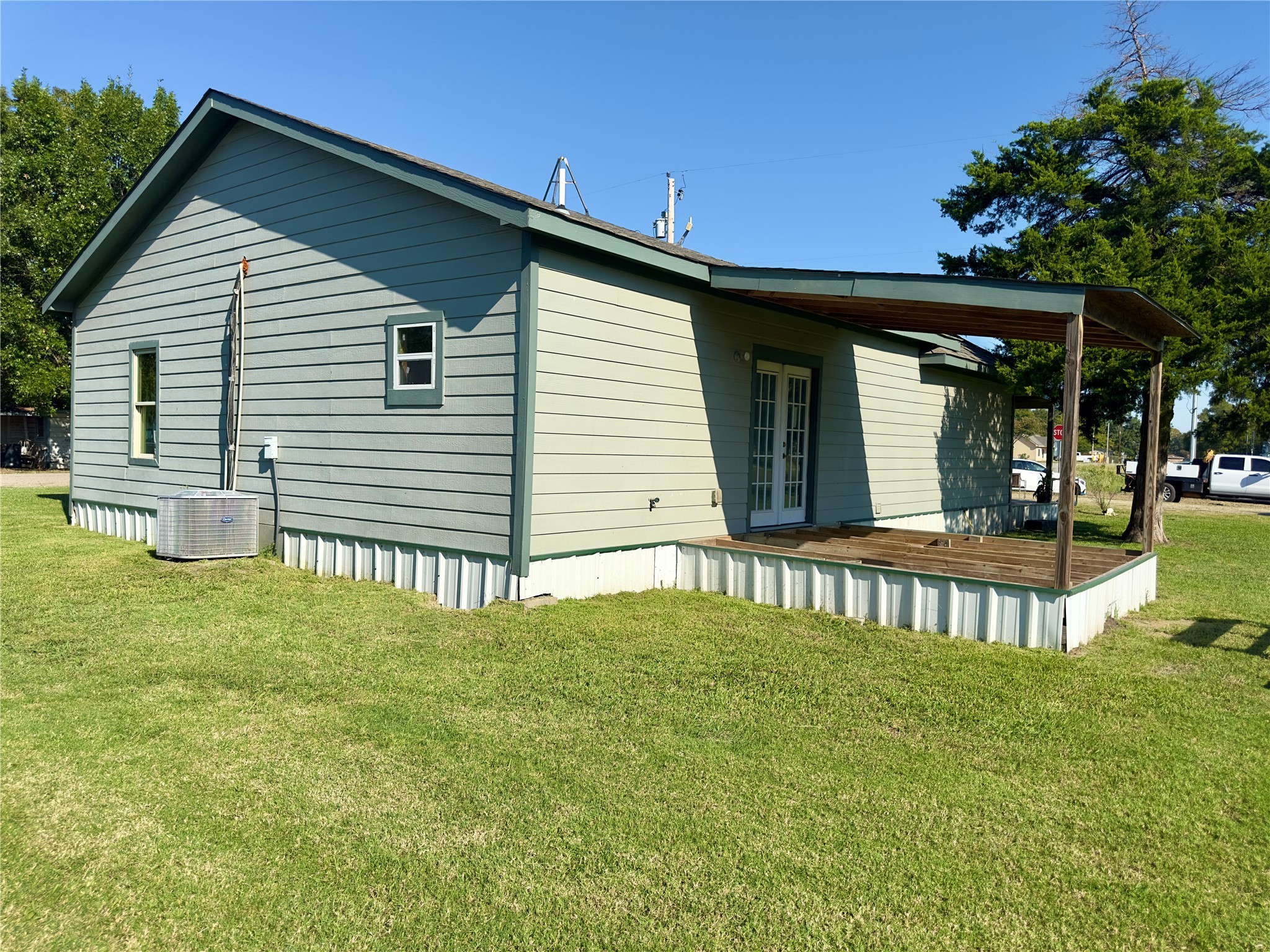 200 E South Street Trenton TX 75490