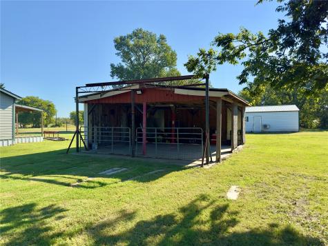 200 E South Street Trenton TX 75490