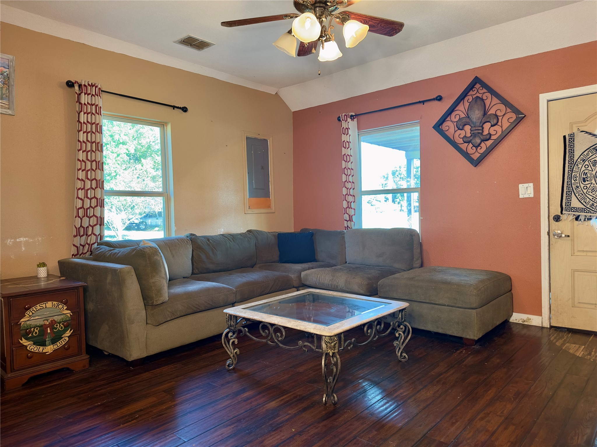 200 E South Street Trenton TX 75490