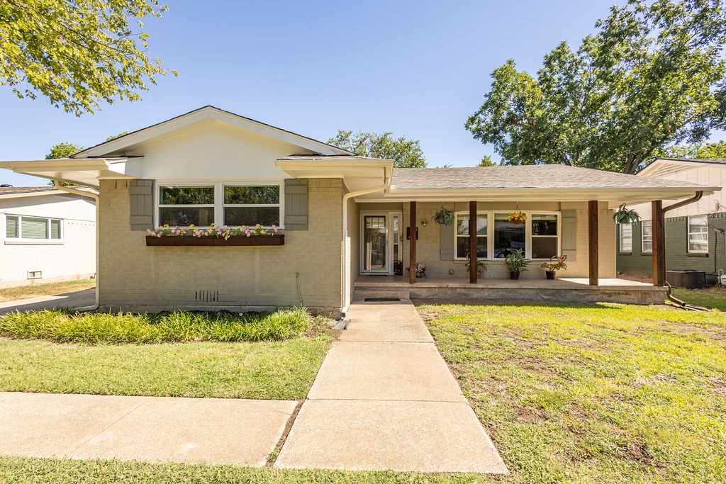 412 W Alta Vista Street Sherman TX 75092