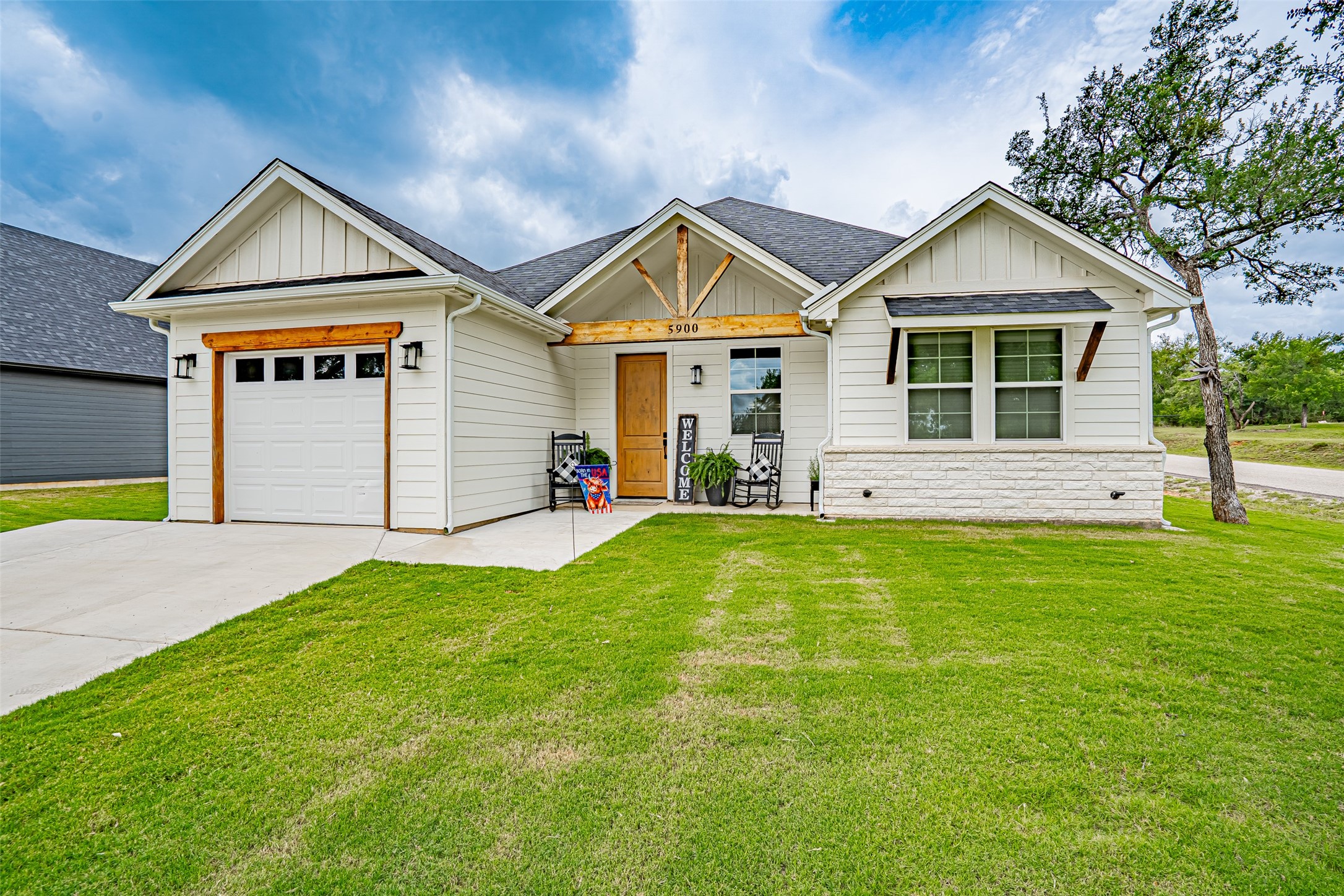 5900 S Lakeside Hills Court Granbury TX 76048