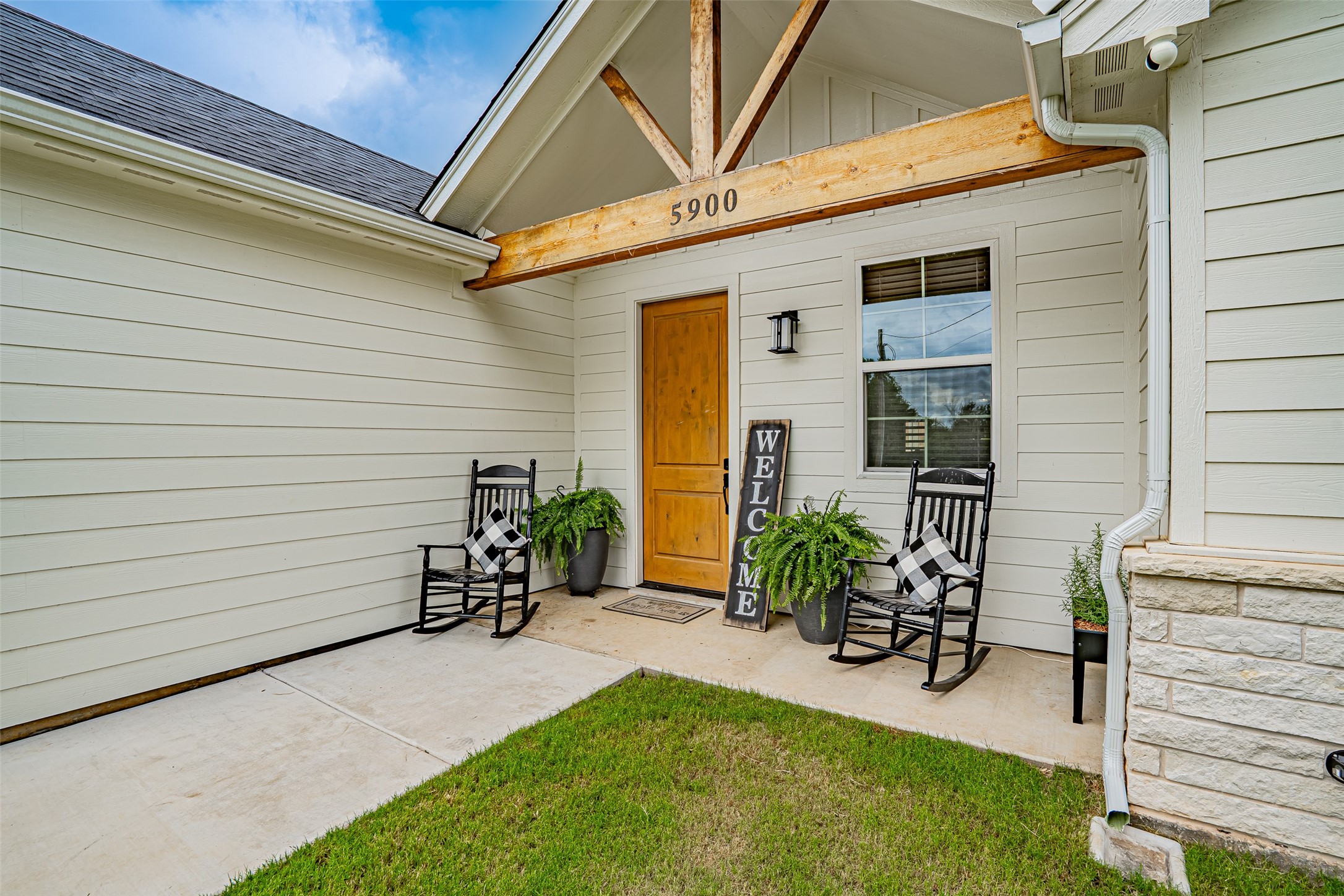5900 S Lakeside Hills Court Granbury TX 76048