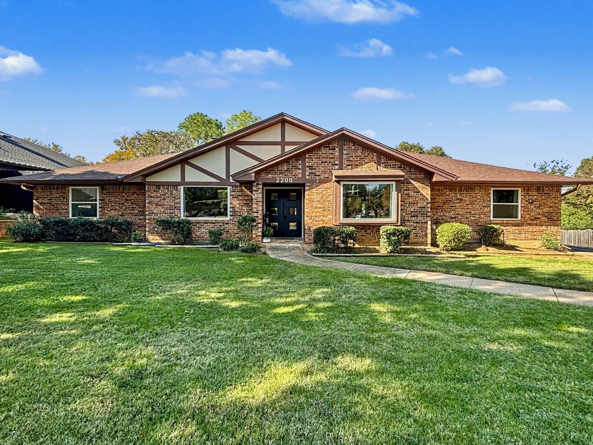 2200 Midhurst Drive Arlington TX 76013