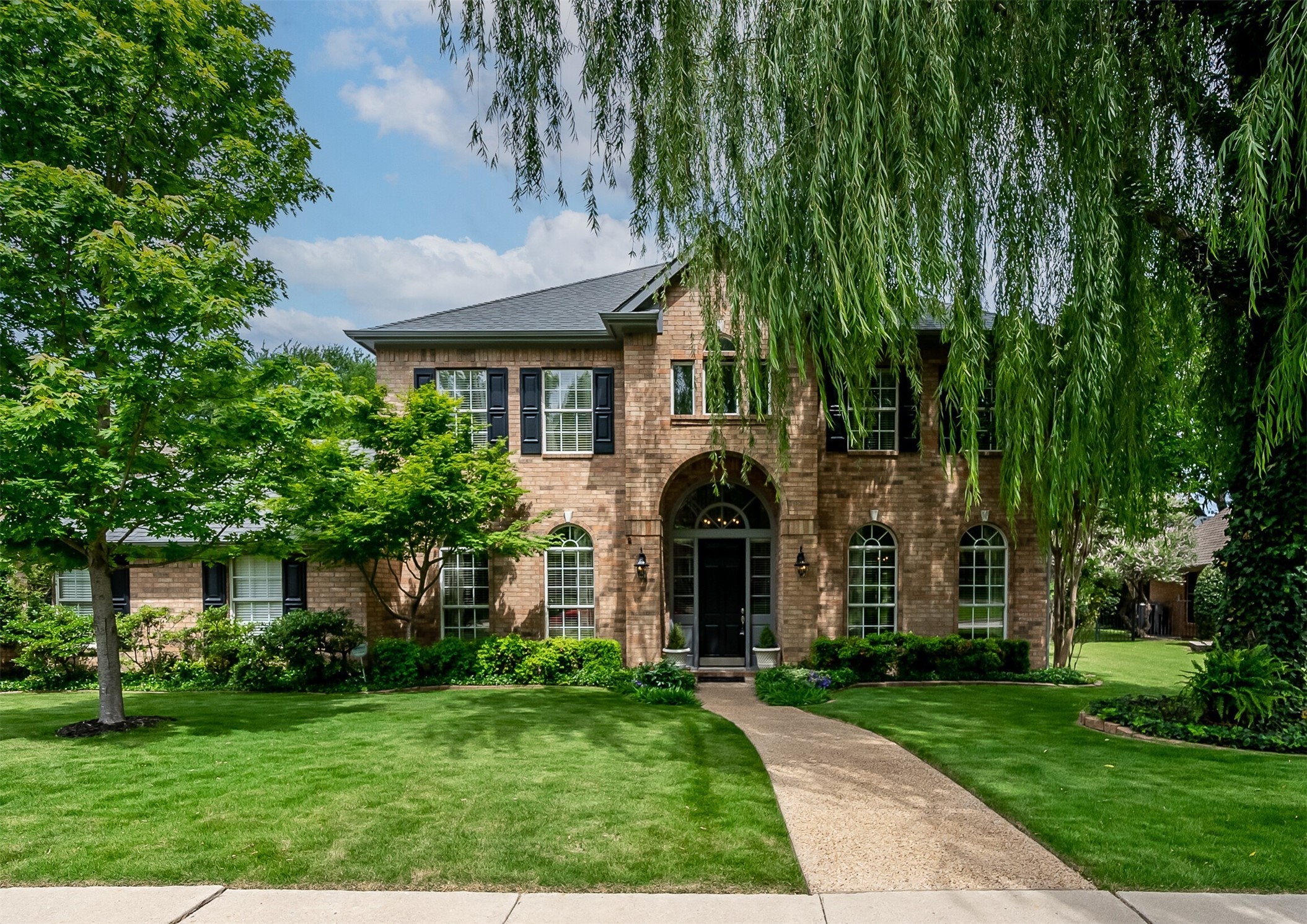 2704 Lakesedge Drive Mckinney TX 75072