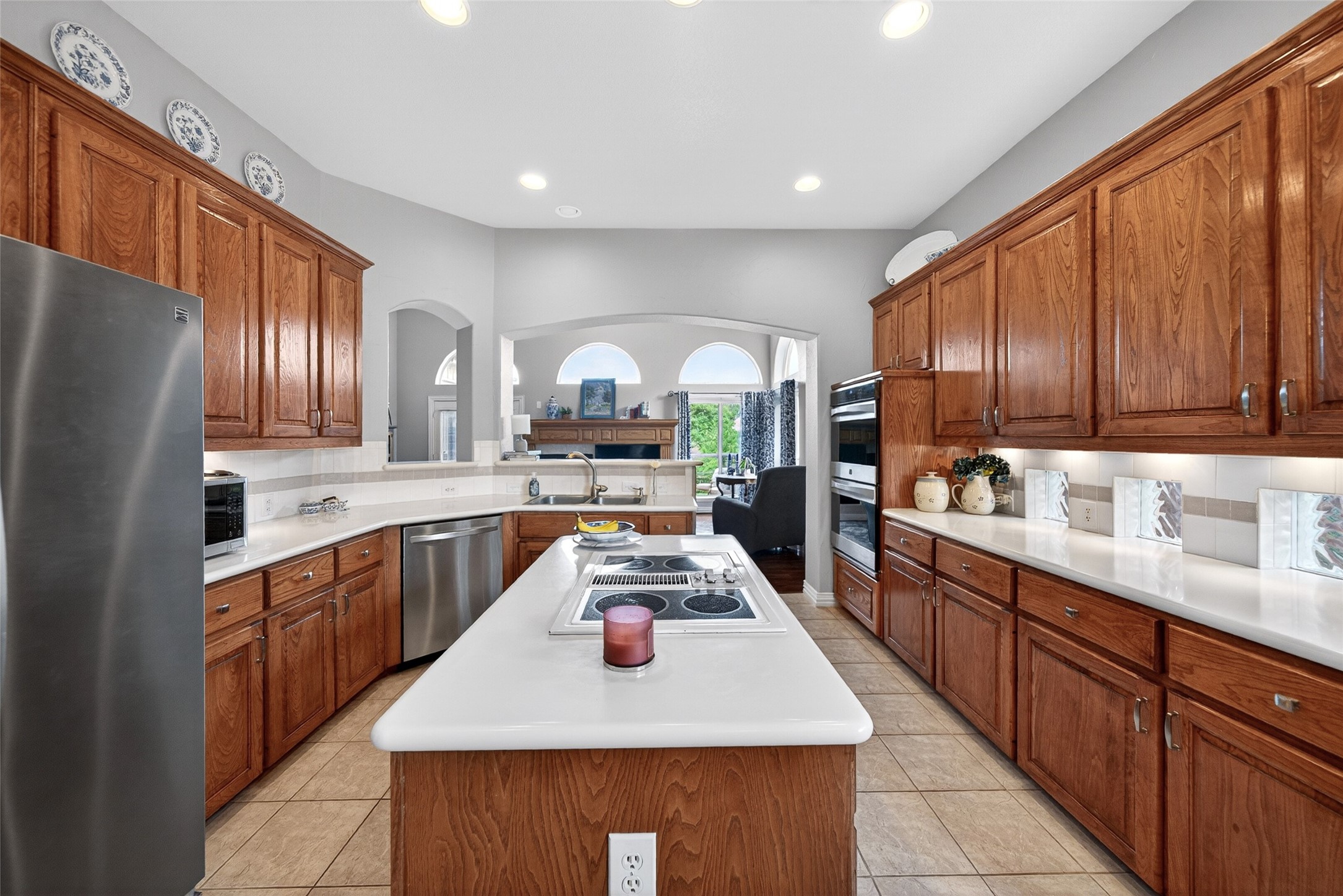 2704 Lakesedge Drive Mckinney TX 75072