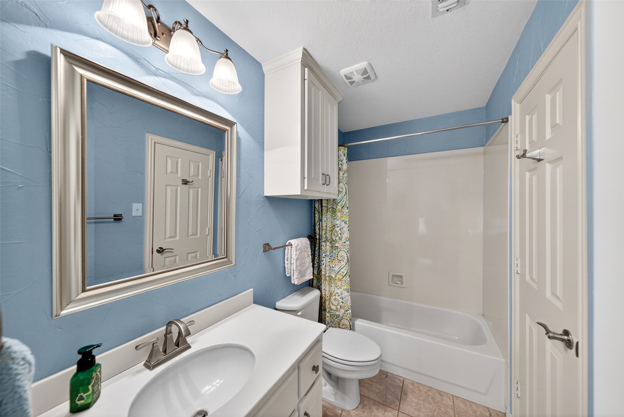 2704 Lakesedge Drive Mckinney TX 75072