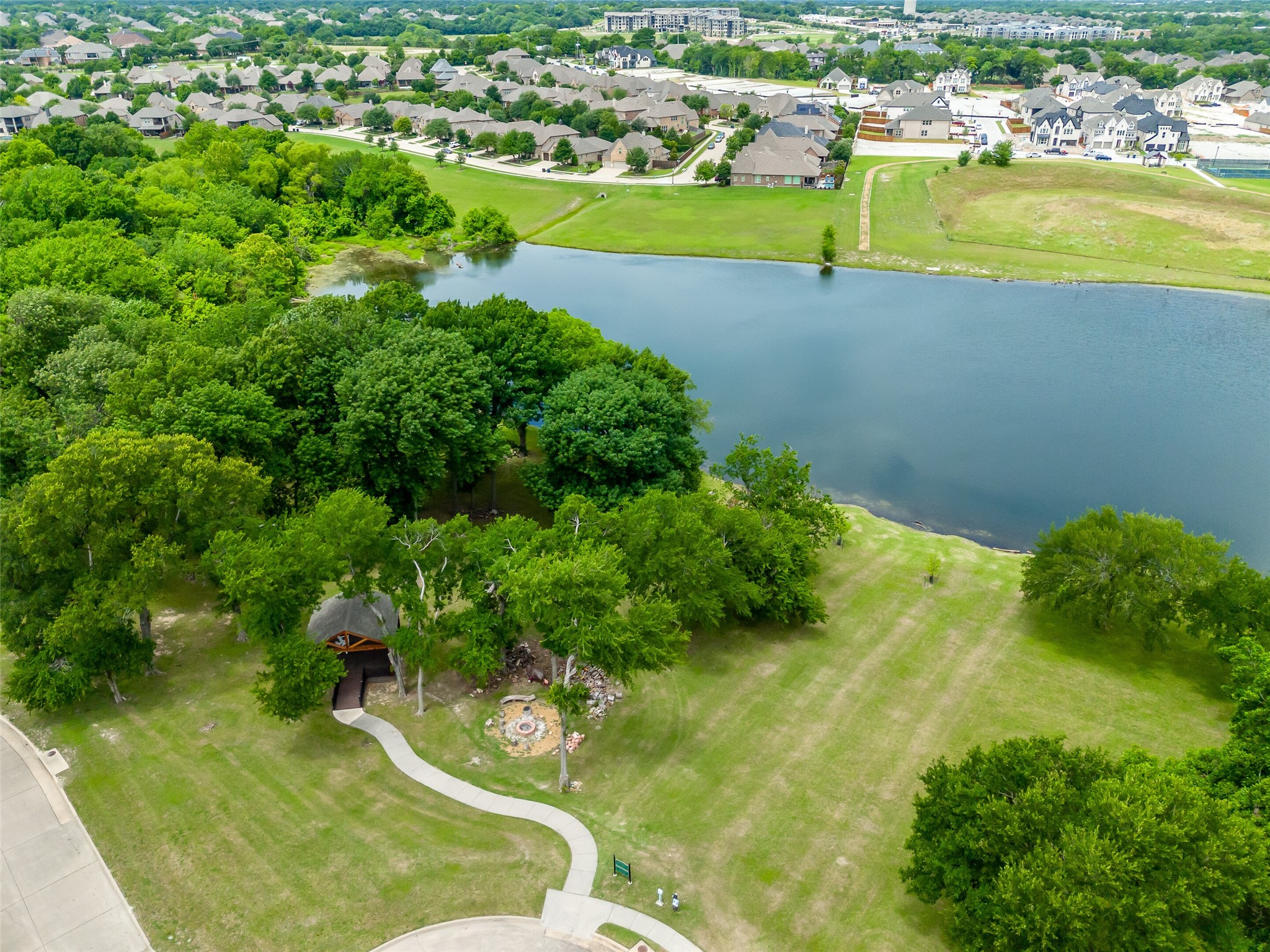 2704 Lakesedge Drive Mckinney TX 75072