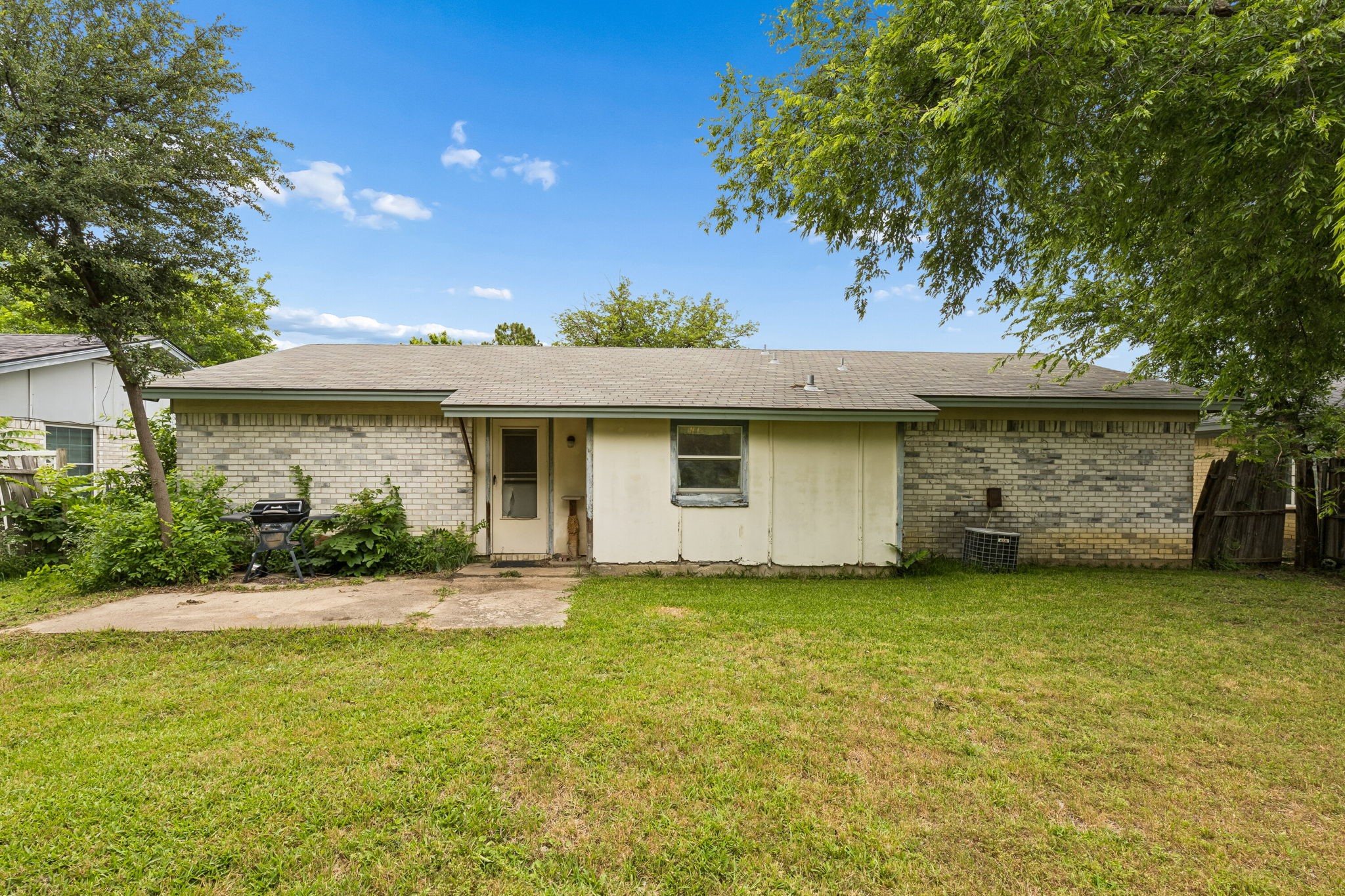 122 Cimarron Lane Arlington TX 76014