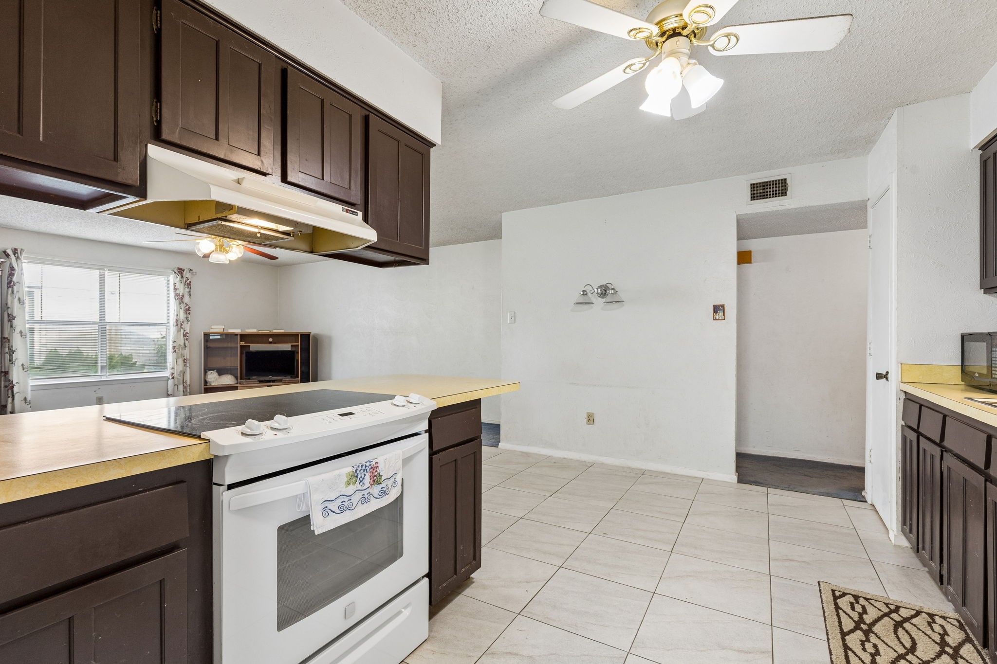 122 Cimarron Lane Arlington TX 76014