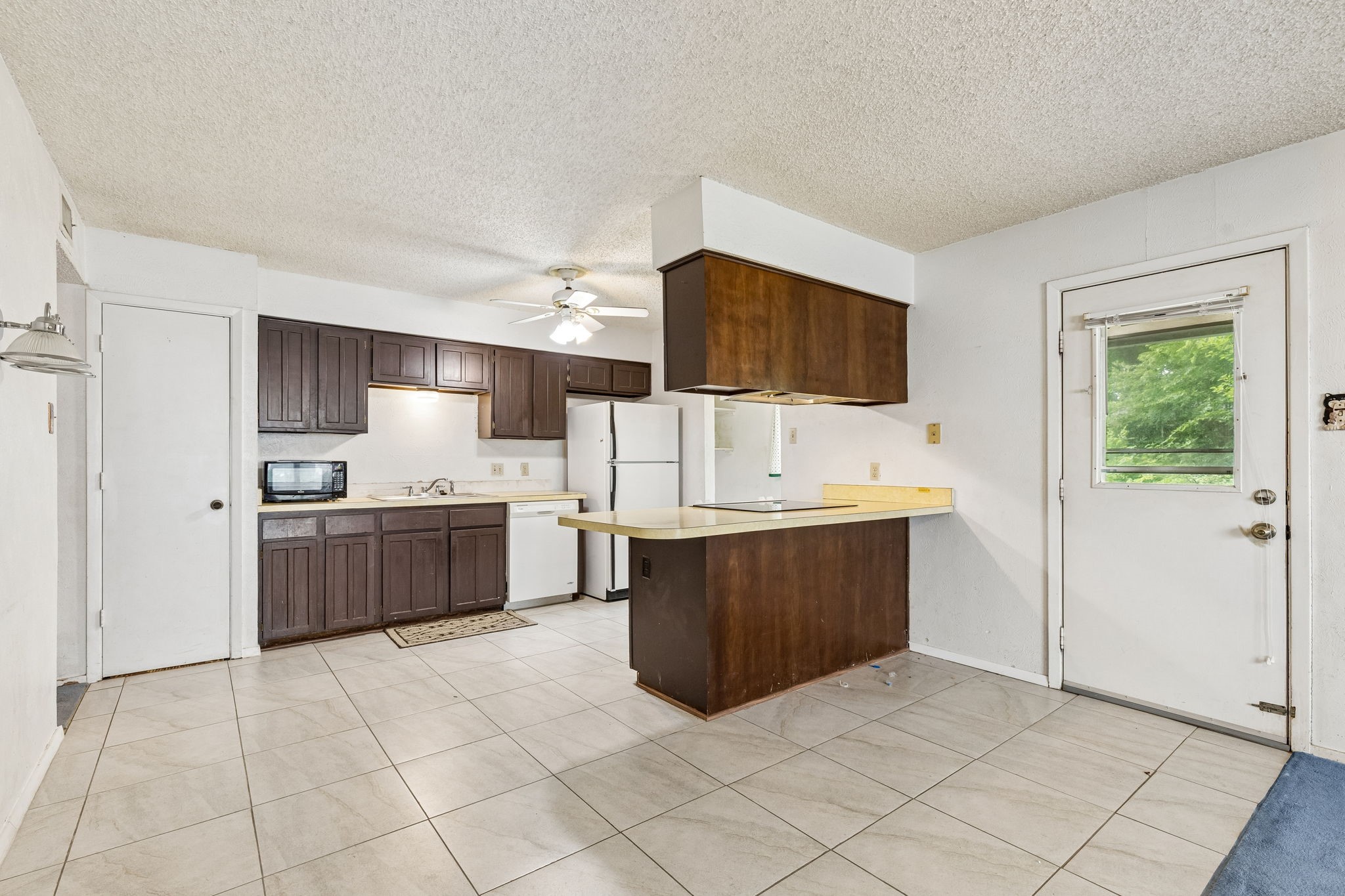 122 Cimarron Lane Arlington TX 76014