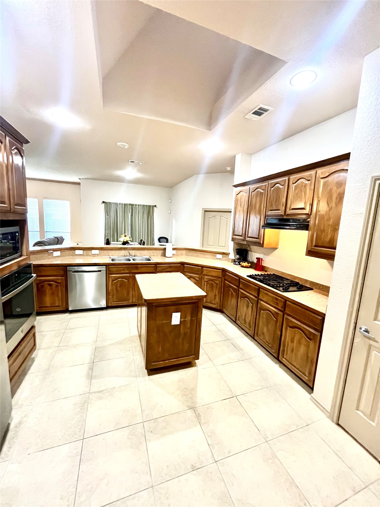 1113 Devonshire Drive Glenn Heights TX 75154