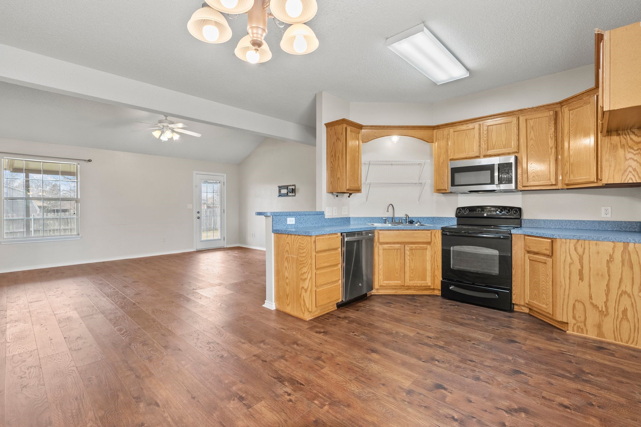 904 Roseanne Drive Commerce TX 75428