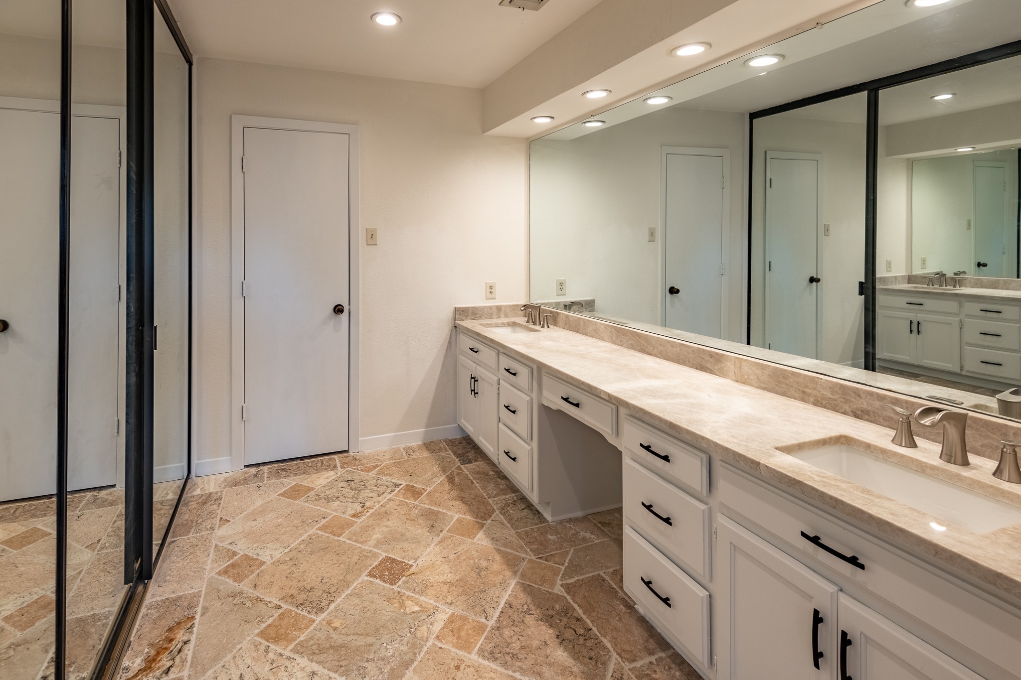 500 La Paz Court Irving TX 75062