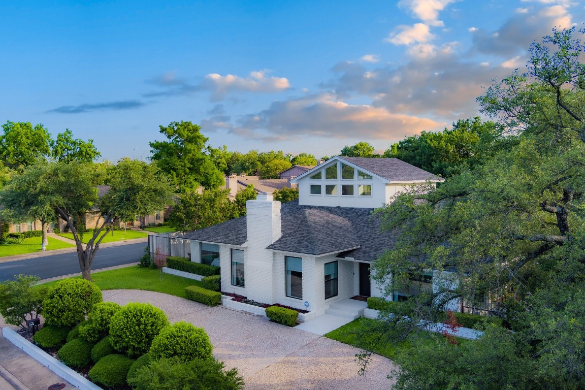 10801 Branch Oaks Circle Dallas TX 75230