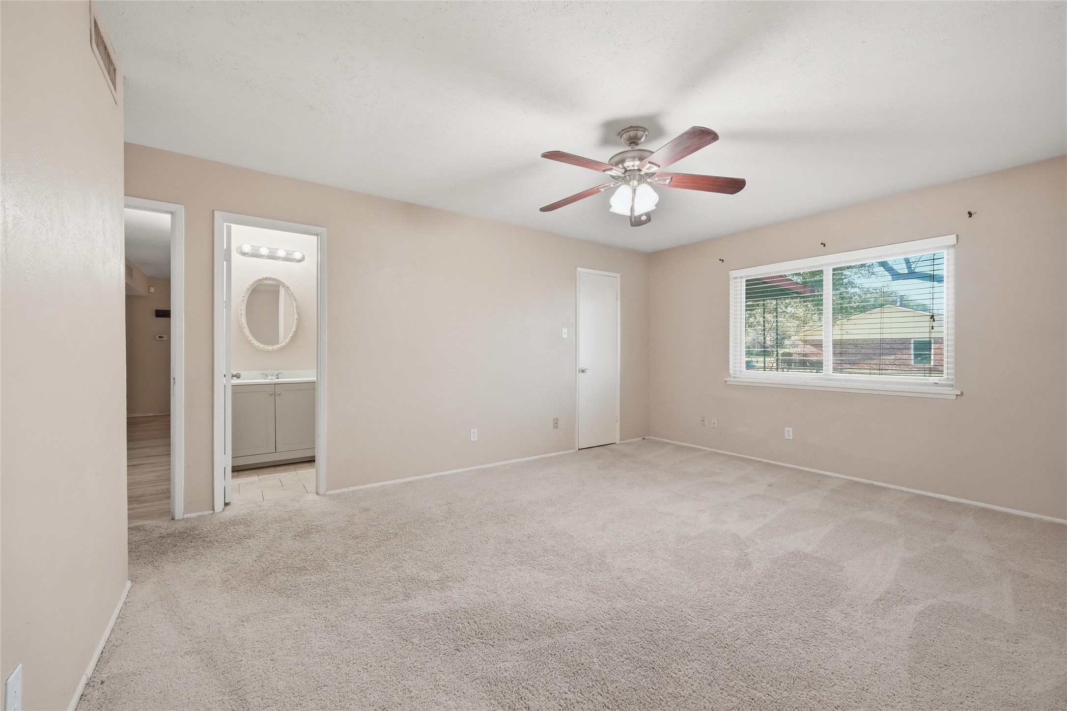 1501 Meandering Way Garland TX 75040
