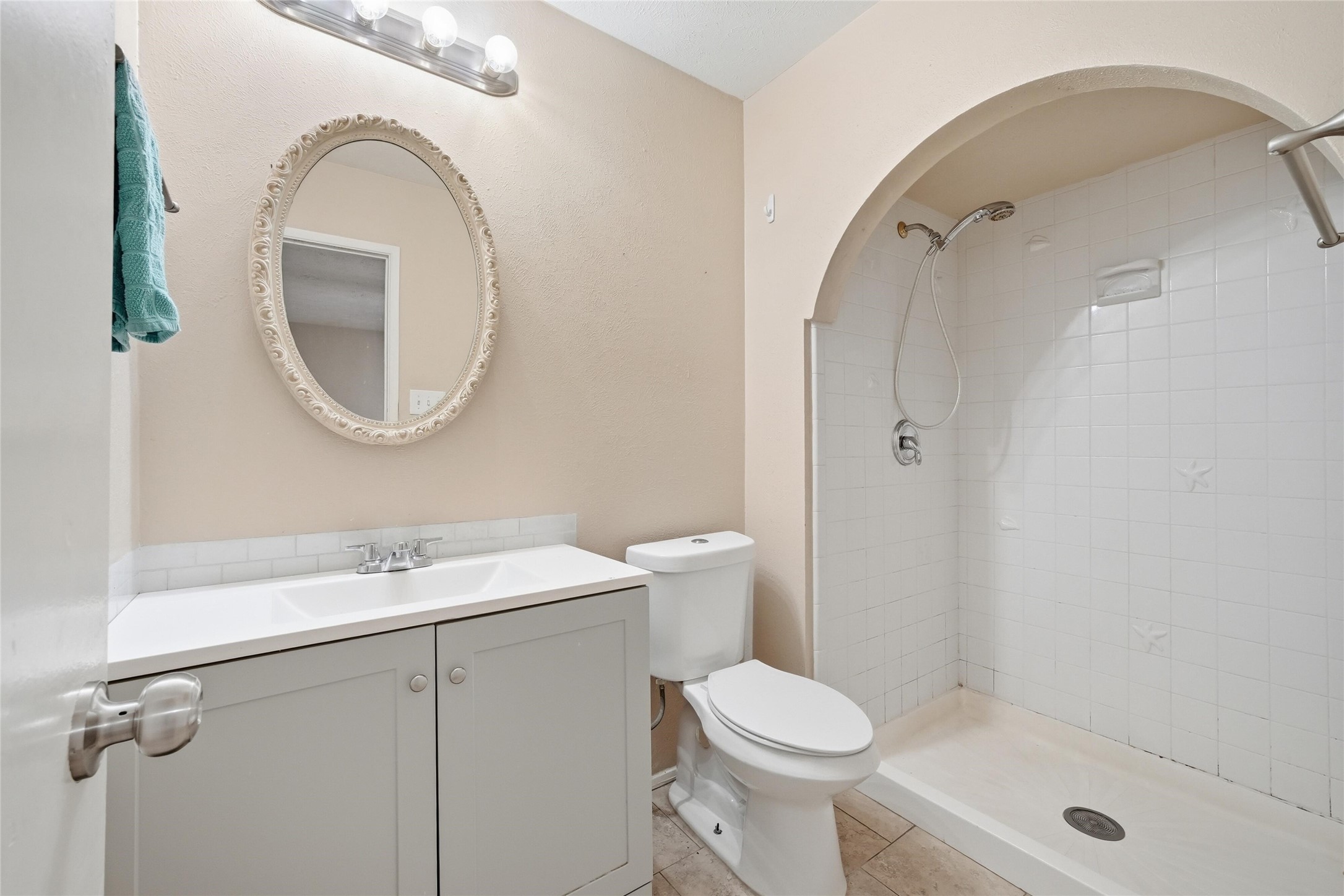 1501 Meandering Way Garland TX 75040