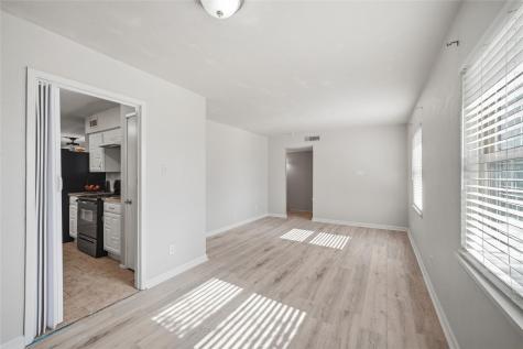 1501 Meandering Way Garland TX 75040